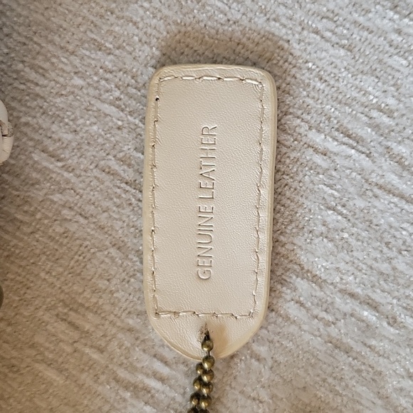 SERETA small beige leather shoulder bag.  Tassel. - Picture 10 of 10